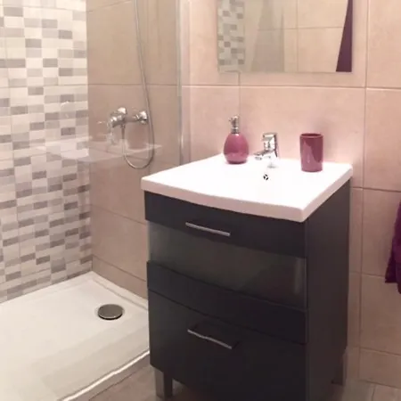 Apartment Avenida Ernesto Sarti 10 *
